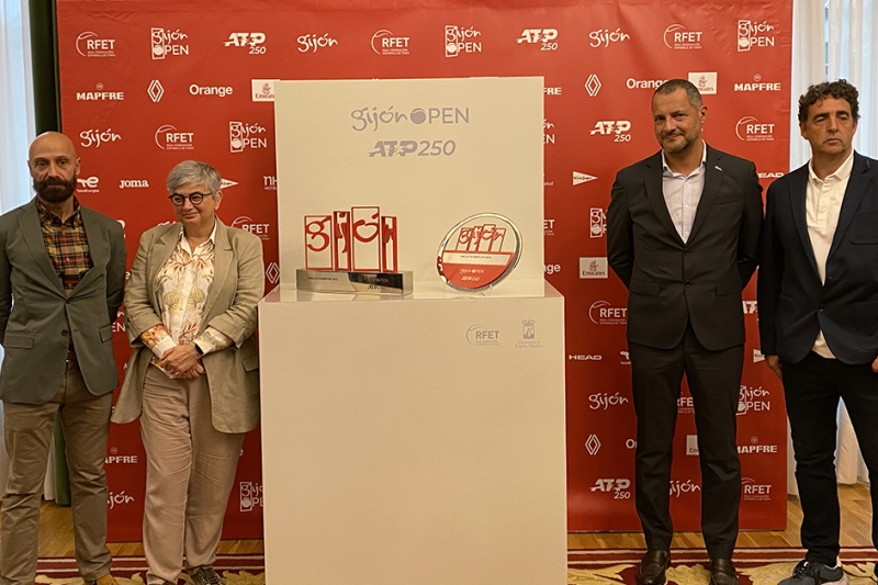 El Gijón Open entregará como trofeo una réplica de Las Letronas en acero El Gijón Open entregará como trofeo una réplica de Las Letronas en acero
