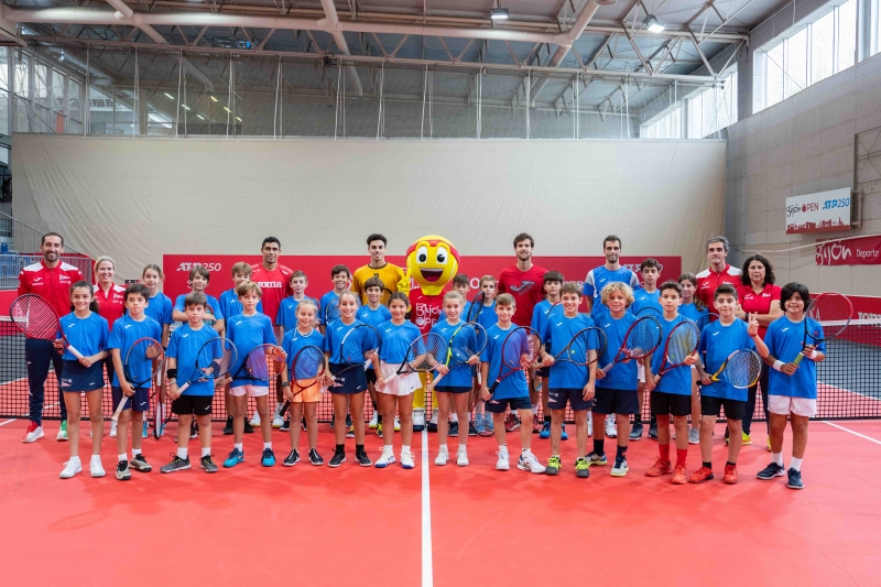 Main apparel sponsor JOMA organises kids tennis clinic with its tennis stars